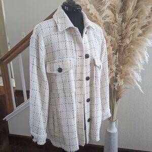 Zara White Blazer with Relaxed Fit and Textured Fabric